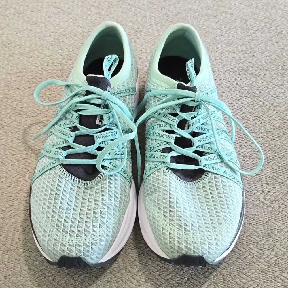 Saucony Versafoam Sway Mint Green Running Shoes - Size 8